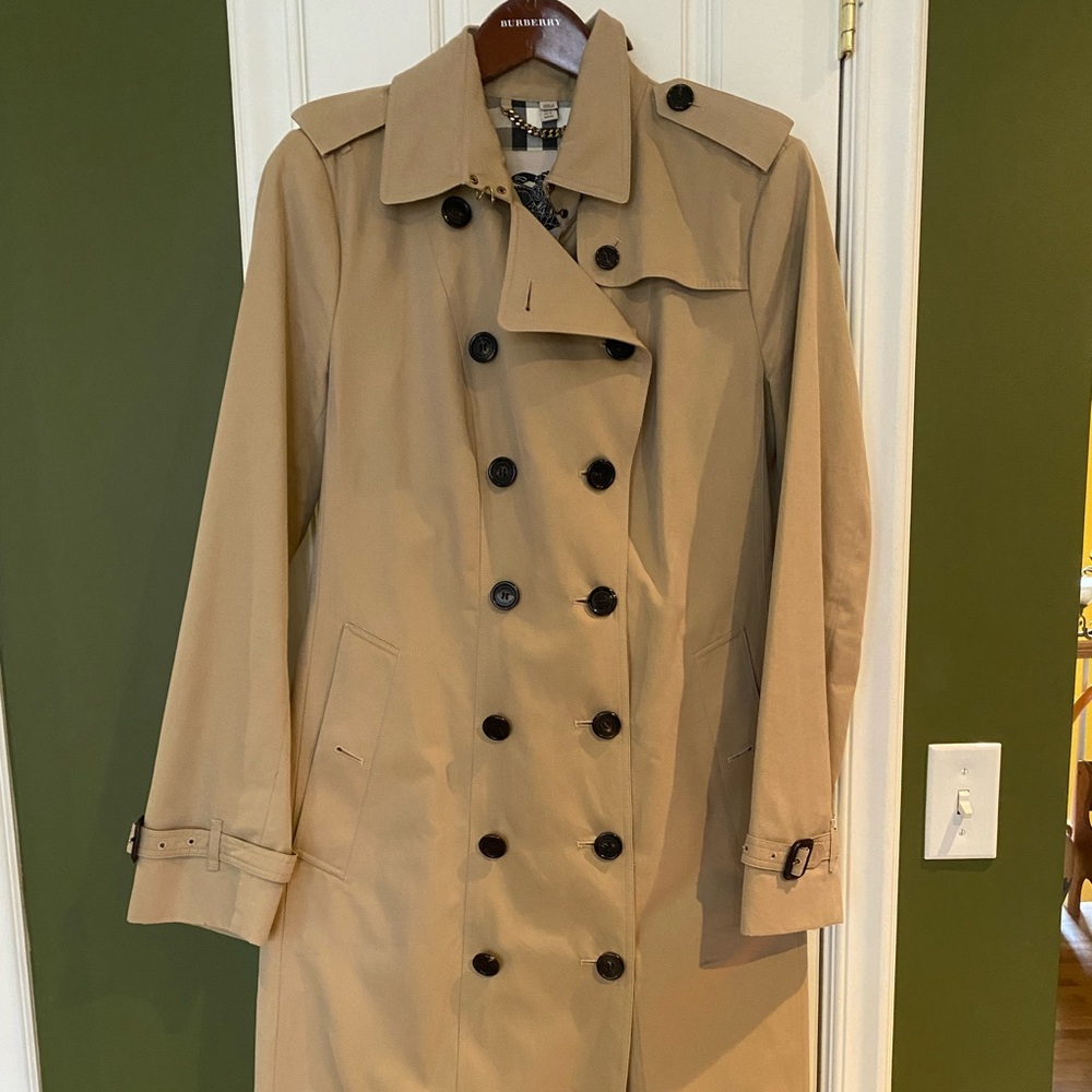 Burberry Sandringham Trench Coat